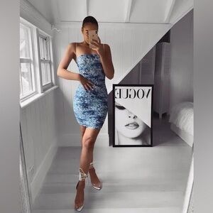 House of CB Ella dress size small in white and blue BNWT